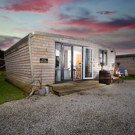 Wheal Prosper- Beautifully Fitted Wooden Lodge Helston Cornwall Eksteriør billede