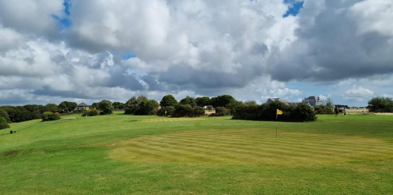 Wheal Prosper- Beautifully Fitted Wooden Lodge Helston Cornwall Eksteriør billede