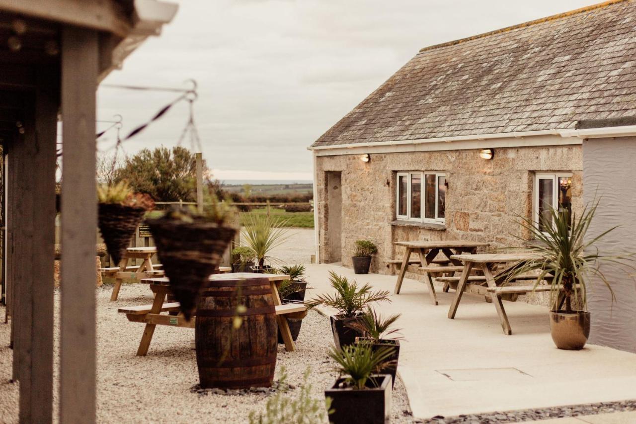 Wheal Prosper- Beautifully Fitted Wooden Lodge Helston Cornwall Eksteriør billede